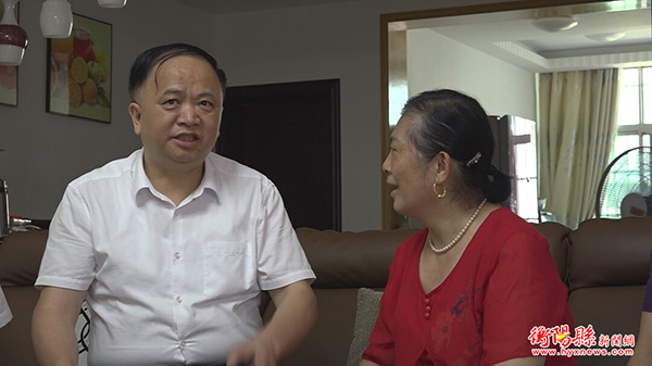 谭敦龙来衡阳县看望慰问劳模代表