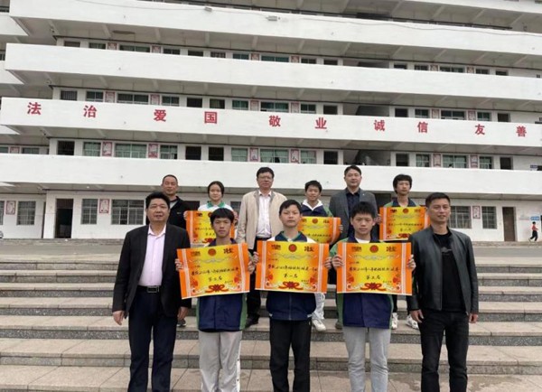 蒸阳中学举行献礼二十大班级排球比赛